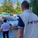 Волонтёрский центр передал питьевую воду медикам моностационаров
