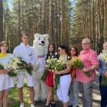 Кузбасские молодогвардейцы поздравили пары, прожившие в браке более 50 лет