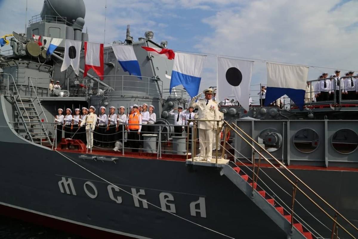 Фото: парады в честь Дня военно-морского флота России