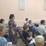 Златоустовские депутаты рассказали о предпринятых мерах для решения кадрового вопроса в медицине