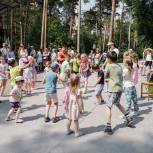В Заельцовском районе Новосибирска единороссы приняли участие в организации детского праздника