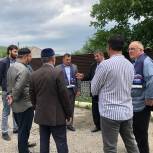 Единороссы проверили ход капремонта в школе №2 с.п. Галашки
