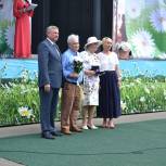 Кировским семьям вручили памятные медали «За любовь и верность»