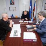 Депутат Госдумы Андрей Альшевских решил вопрос по ремонту подъездов в одном из домов Екатеринбурга