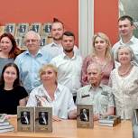 При поддержке сторонников «Единой России» в Люберцах издали сборник стихов поэта-фронтовика