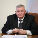 В приемной «Единой России» жителям Донбасса помогли в оформлении документов