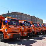 Брянским предприятиям вручили ключи от новой специализированной техники