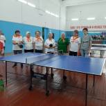 В Хакасии «Единая Россия» организовала для пожилых людей мастер-класс по настольному теннису