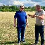 Депутат Сергей Рожков помогает обустроить сельский стадион в Аксайском районе