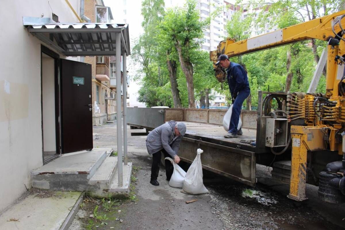 Единороссы Свердловской области активно участвуют в спортивных и  благотворительных мероприятиях