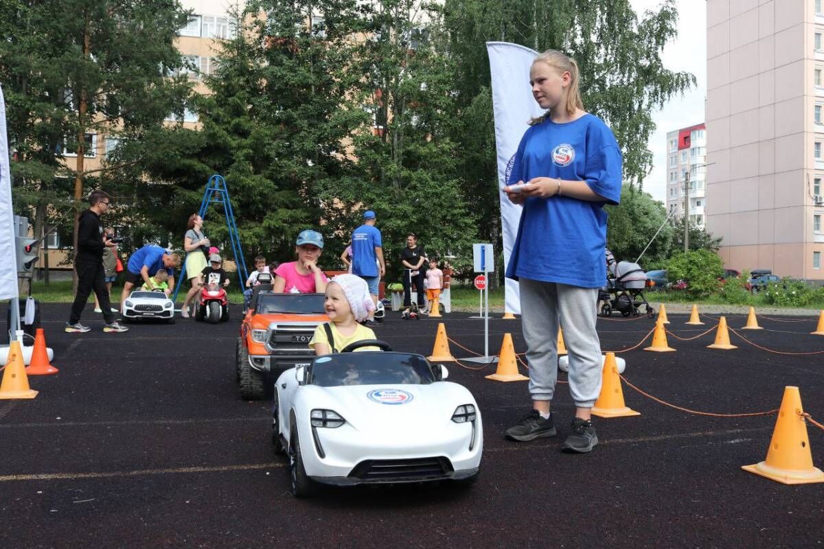 Петербургские единороссы организовали интерактивные уроки о безопасности на  дорогах для юных жителей Пушкинского района