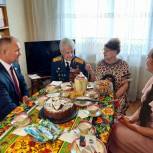 Брянские партийцы в преддверии Дня семьи, любви и верности посетили  супругов Шапошниковых