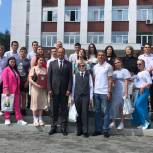 В Карабаше поздравили лучших выпускников и студентов