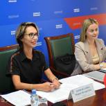 Депутат ЗС Мария Коновалова поддержала общественный проект жительницы Большой Сосновы