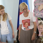 «Единая Россия» запускает акцию «Собери ребёнка в школу» в регионах России и на Донбассе