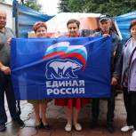 «Единая Россия» в Липецкой области передала первую партию школьной формы для детей Донбасса