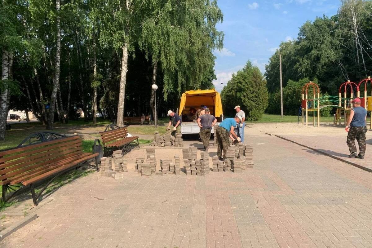 В Курске благоустраивают территории парков