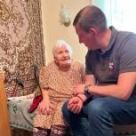 Андрей Турчак навестил 101-летнюю ветерана из Мелитополя