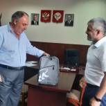 Дагестанское отделение «Единой России» награждает активных пользователей партийного приложения «ВВЕРХ»