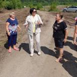 Елена Цуканова провела встречу с жителями Смородиновой улицы по вопросу дороги