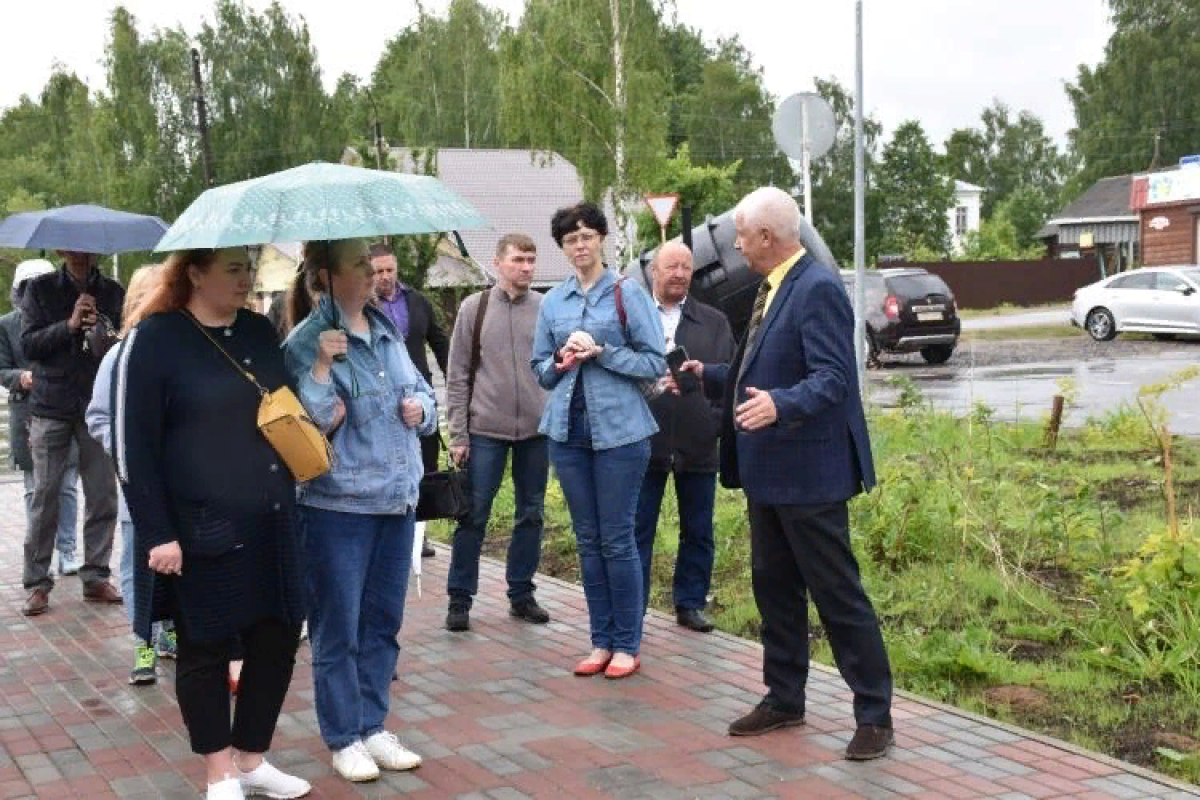 Омутнинск фото. Омутнинск день города 2021. Омутнинск 22 год фото. День молодежи Киров 2022 фото набережная.