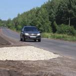 В Данковском районе продолжается ремонт дорог и благоустройство общественных пространств