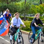 «Молодая Гвардия» Москвы провела 8-километровый велозабег в поддержку СВО