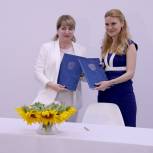 «Единая Россия» подписала соглашение о сотрудничестве с Союзом женщин Донбасса