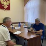 Виктор Кидяев ответил на вопросы жителей области в ходе приема граждан
