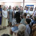 «Единая Россия» передала теплые вещи в ПВР в Ростовской области в рамках акции «Бабушкина забота»