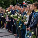 Партийцы приняли участие в церемонии увековечивания имени чукотского лётчика Тимофея Елкова в Выборге