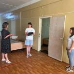 Кирсановские молодогвардейцы оценили ход ремонтных работ в общежитии колледжа гражданской авиации