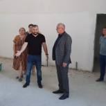 Партийцы Брянского района проконтролировали ход капитального ремонта Супоневской школы №1