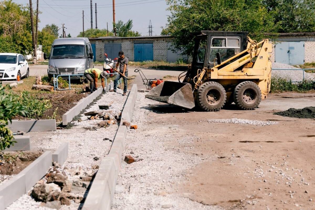 В Коркино началось благоустройство дворовой территории по партийному  проекту «Городская среда»