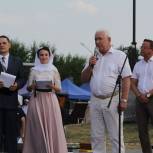 Виктор Якимов приветствовал участников и зрителей девятнадцатого фестиваля колокольного звона
