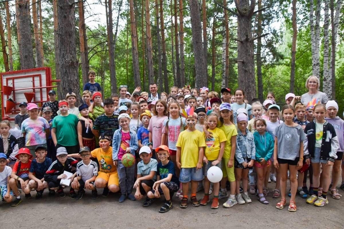 В рамках партийного проекта «Крепкая семья» в лагере «Лесная сказка»  обновляются объекты для детей