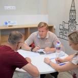 Иван Черезов встретился с избирателями в Штабе общественной поддержки «Единой России»