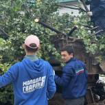 В Татарстане активисты «Молодой Гвардии Единой России» помогают устранить последствия урагана