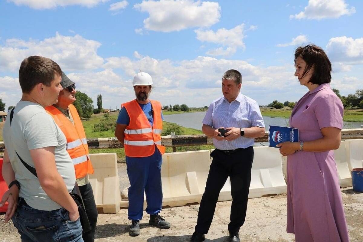 В Астраханской области в рамках народной программы ремонтируют мост через  ерик Казачий | 26.07.2023 | Астрахань - БезФормата