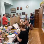 В Химках активисты «Единой России» провели занятие по живописи для лиц старшего поколения