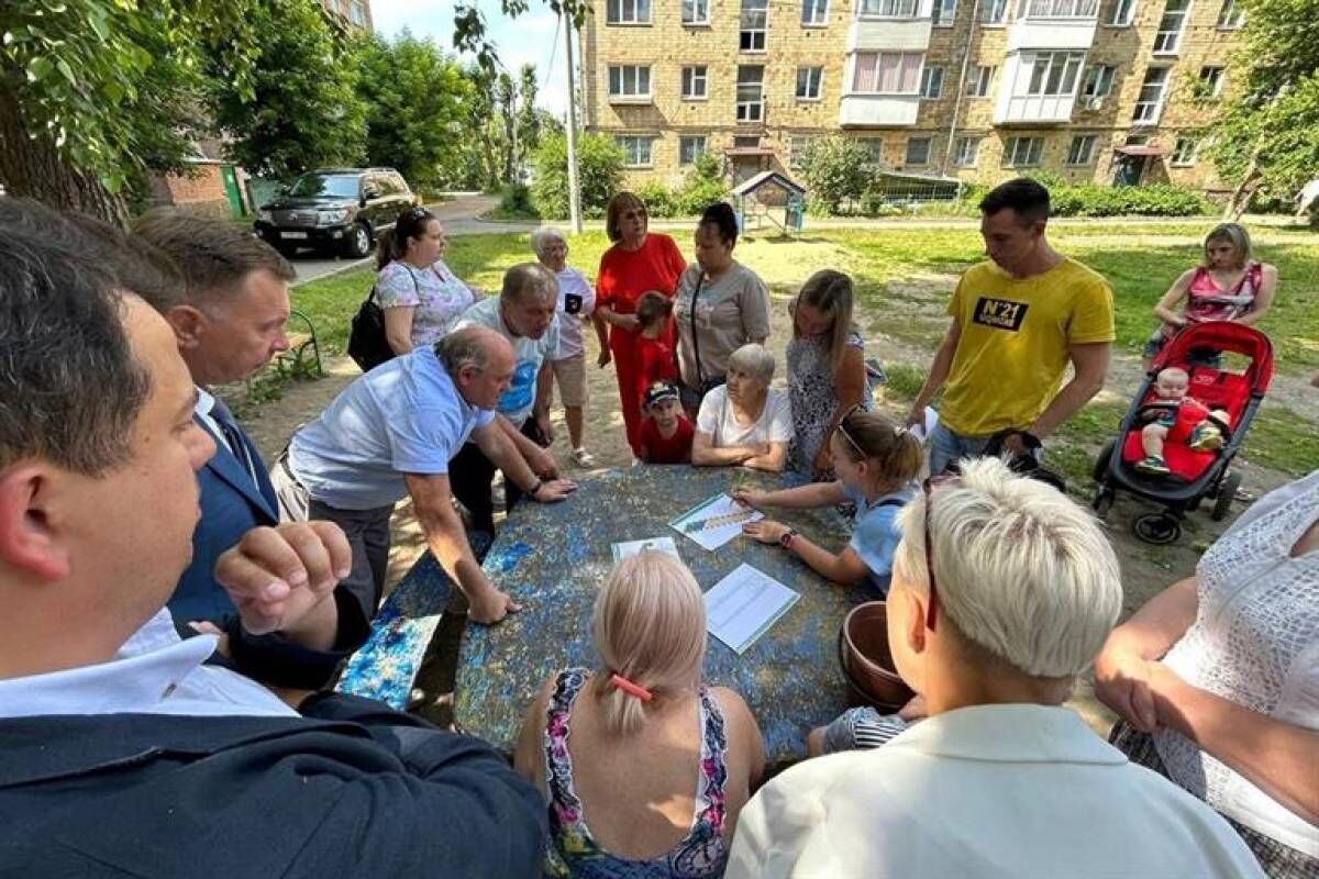 Жители Кировского района обсуждают инициативные проекты благоустройства на 2024 год