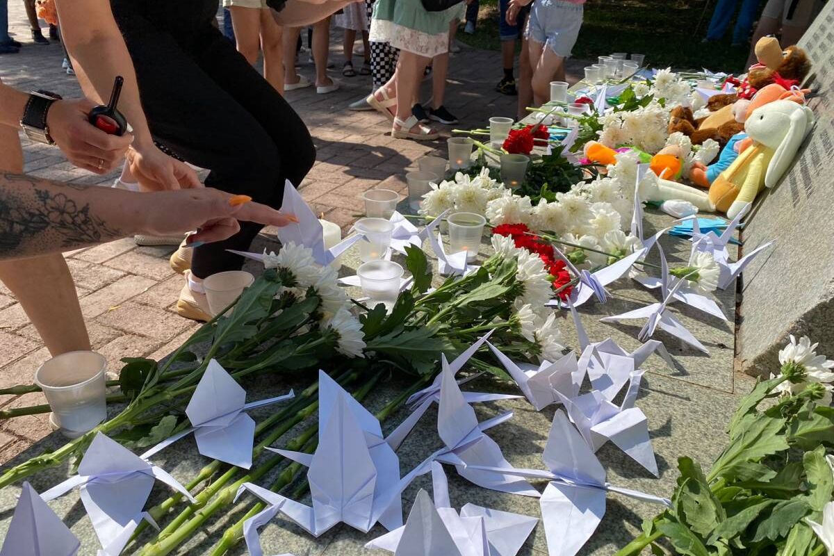 В Лениногорске состоялась минута молчания в память о детях-жертвах войны в  Донбассе