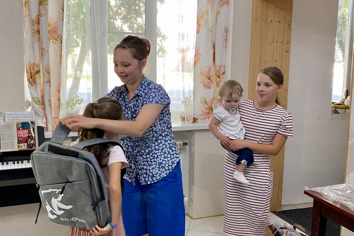 «Единая Россия» дала старт ежегодной всероссийской акции «Собери ребёнка в школу»