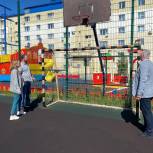 Детские спортивные площадки Губкинского на контроле у партийного десанта «Единой России»