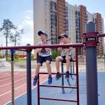 В рамках партийного проекта «Детский спорт» в Заельцовском районе открыли «умную» спортплощадку