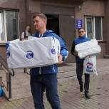 «Едина Россия» передала коробку храбрости для подопечных благотворительного движения «Искорка Фонд»