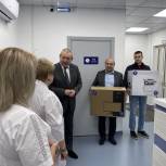 Единороссы Богородского округа передали оргтехнику в медицинское учреждение в Успенске