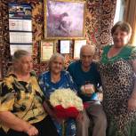 В Успенском районе единороссы поздравили семью Шестаковых, которые прожили в браке 68 лет
