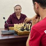 Молодогвардейцы организовали мастер-класс по шахматам