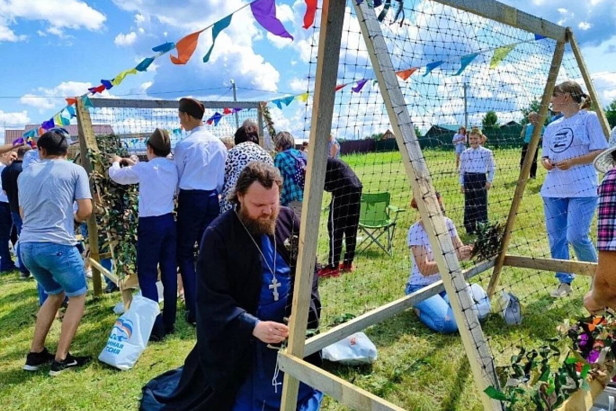 В Мордовии «Женское движение Единой России» провело акцию в поддержку участников спецоперации «Своих не бросаем!»